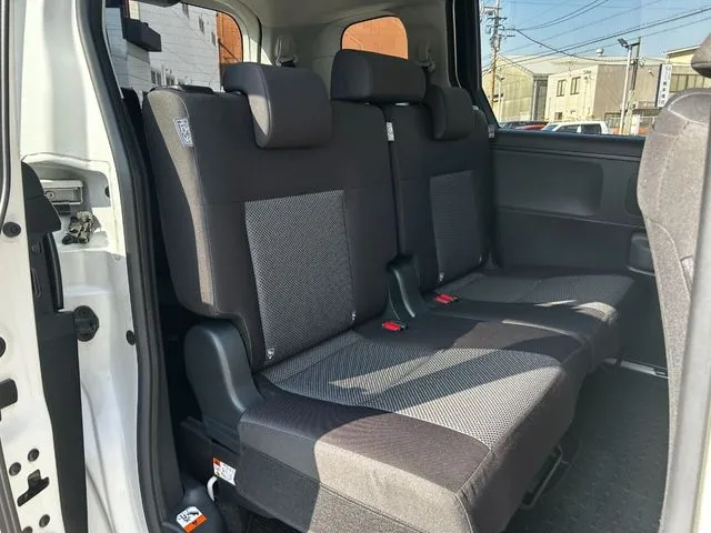 シエンタ（トヨタ）の車両写真