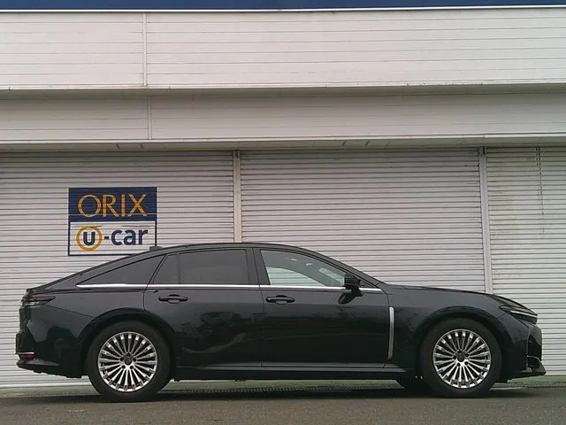 クラウン　セダン　ハイブリッド（トヨタ）の車両写真