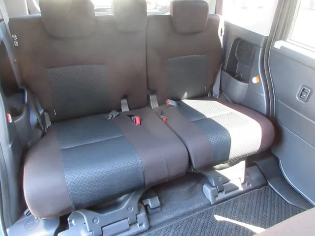 トール　４ＷＤ（ダイハツ）の車両写真