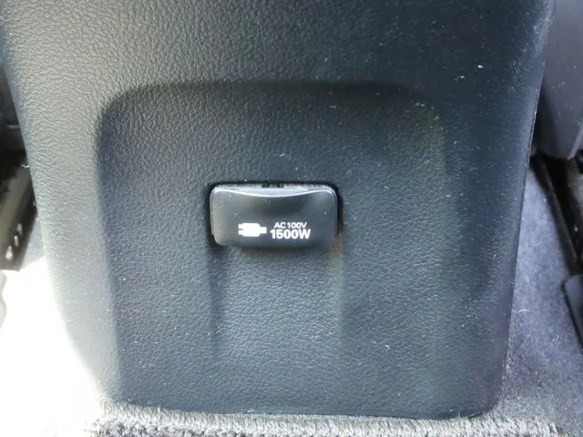 プリウス　４ＷＤ（トヨタ）の車両写真