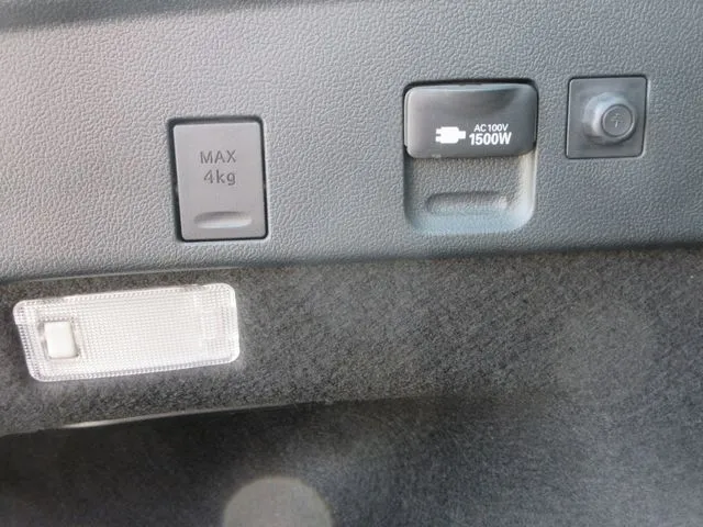 プリウス　４ＷＤ（トヨタ）の車両写真