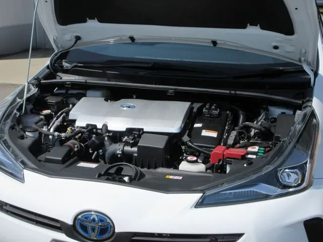 プリウス　４ＷＤ（トヨタ）の車両写真