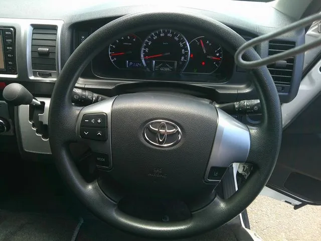 ハイエースバン　４ＷＤ（トヨタ）の車両写真