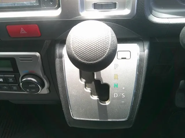 ハイエースバン　４ＷＤ（トヨタ）の車両写真