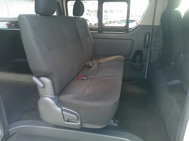 ハイエースバン　４ＷＤ（トヨタ）の車両写真