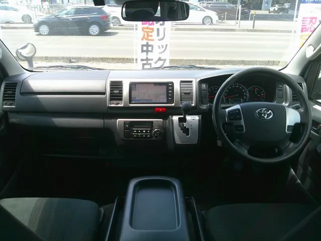ハイエースバン　４ＷＤ（トヨタ）の車両写真