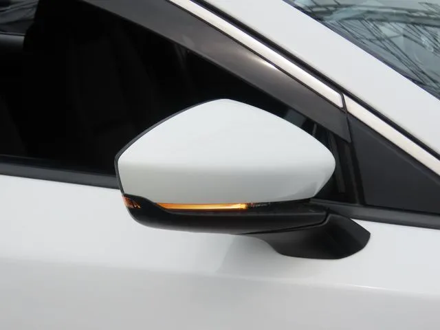 ＭＡＺＤＡ３　セダン（マツダ）の車両写真