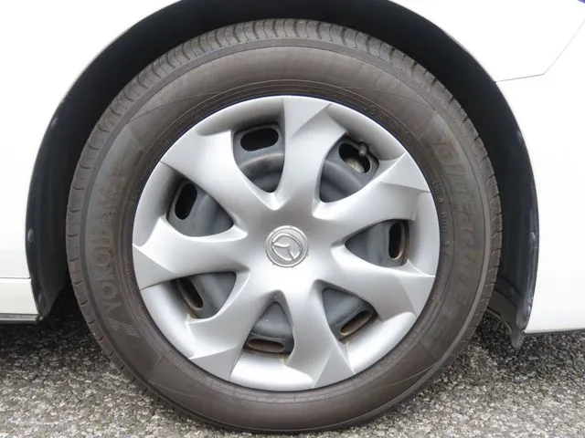 ＭＡＺＤＡ３　セダン（マツダ）の車両写真