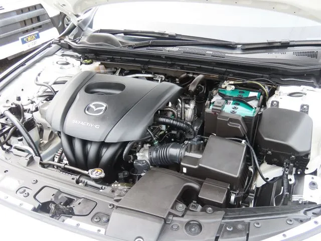 ＭＡＺＤＡ３　セダン（マツダ）の車両写真