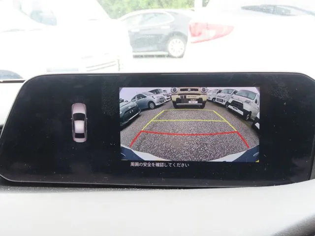 ＭＡＺＤＡ３　セダン（マツダ）の車両写真