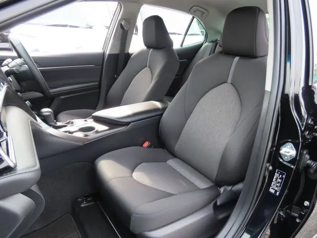 カムリ　ハイブリッド（トヨタ）の車両写真