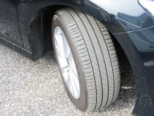 カムリ　ハイブリッド（トヨタ）の車両写真