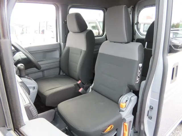 Ｎ－ＶＡＮ　４ＷＤ（ホンダ）の車両写真