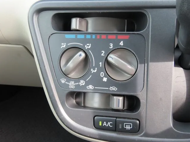 パッソ（トヨタ）の車両写真