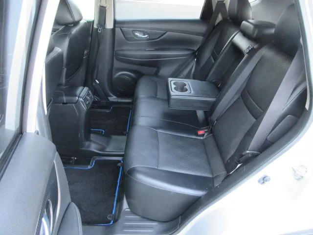 エクストレイル　ハイブリッド　２ＷＤ（ニッサン）の車両写真