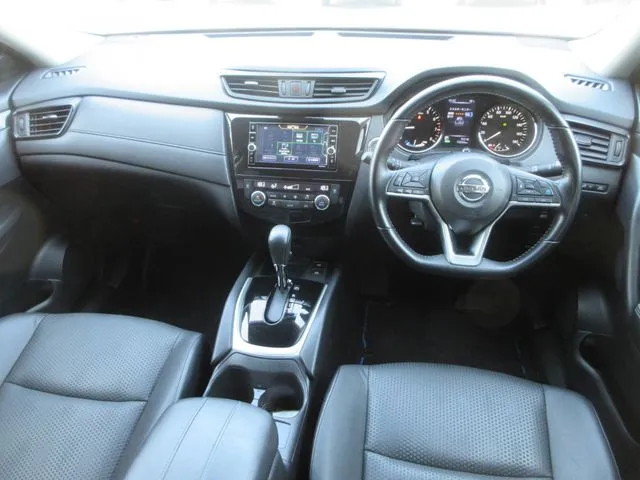 エクストレイル　ハイブリッド　２ＷＤ（ニッサン）の車両写真