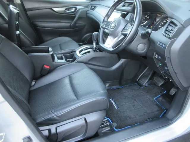 エクストレイル　ハイブリッド　２ＷＤ（ニッサン）の車両写真