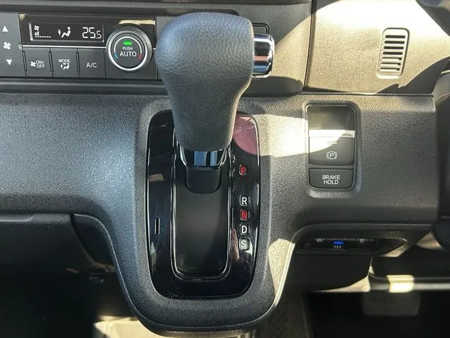 Ｎ　ＢＯＸ　カスタム（ホンダ）の車両写真