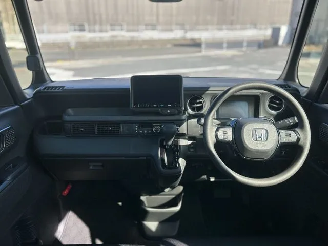 Ｎ　ＢＯＸ　カスタム（ホンダ）の車両写真