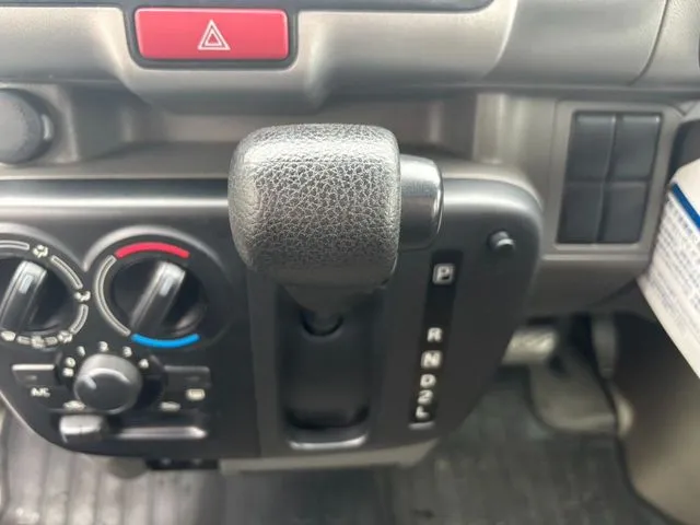 ＮＶ１００クリッパー（ニッサン）の車両写真