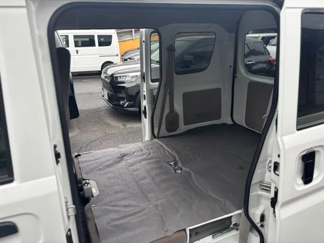 ＮＶ１００クリッパー（ニッサン）の車両写真