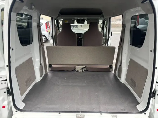ＮＶ１００クリッパー（ニッサン）の車両写真