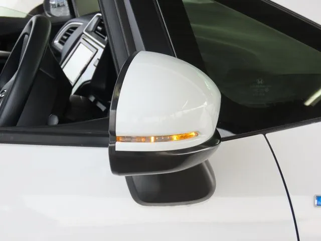 フィット　ハイブリッド（ホンダ）の車両写真
