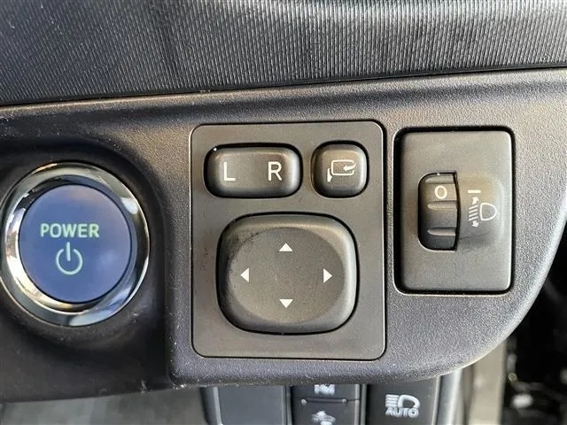 アクア（トヨタ）の車両写真