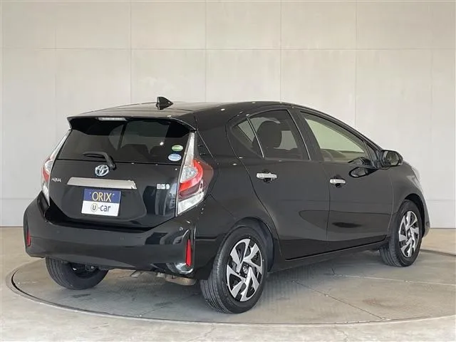 アクア（トヨタ）の車両写真