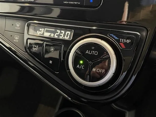 アクア（トヨタ）の車両写真