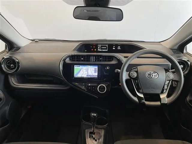 アクア（トヨタ）の車両写真