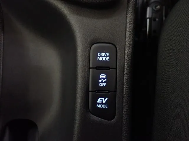 トヨタ　ヤリス　ハイブリッド