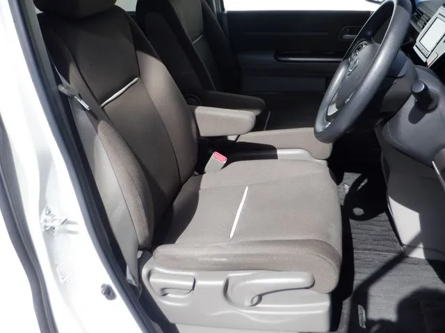 ステップワゴン（ホンダ）の車両写真