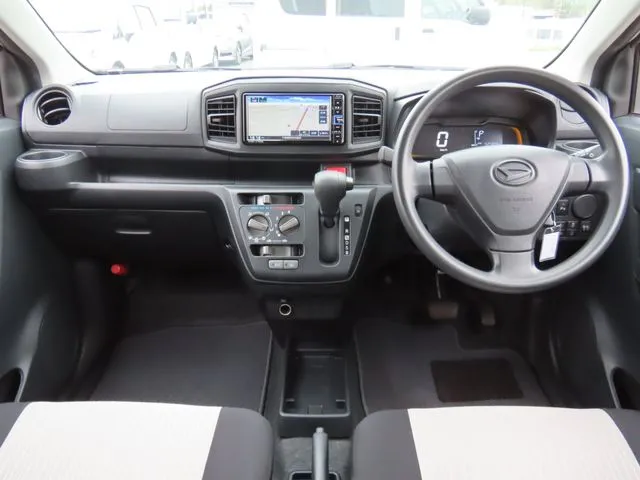 ミラ　イース（ダイハツ）の車両写真