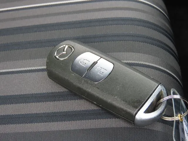 ＭＡＺＤＡ２（マツダ）の車両写真