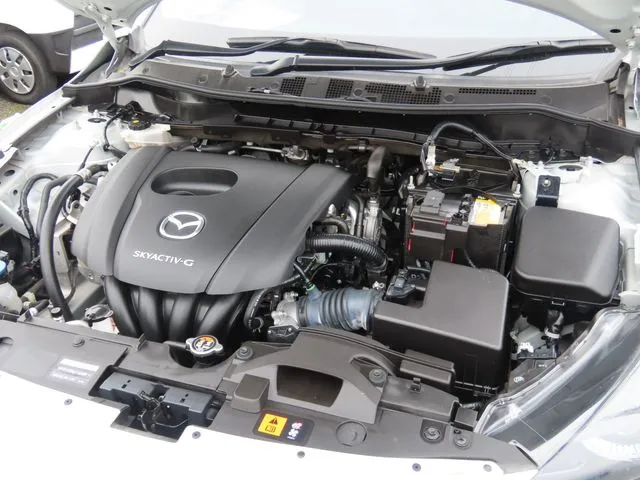 ＭＡＺＤＡ２（マツダ）の車両写真