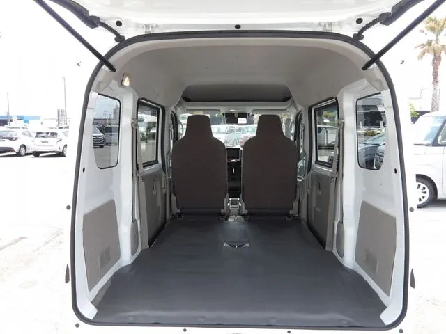 マツダ　スクラムバン