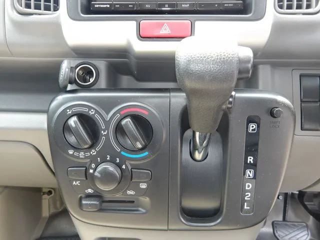 マツダ　スクラムバン