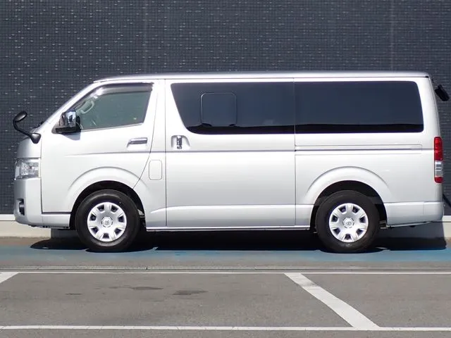 ハイエースバン 2WD(トヨタ)の車両写真