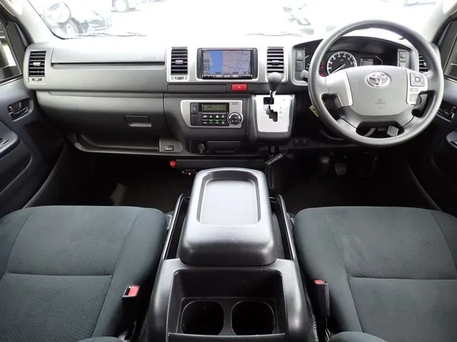 ハイエースバン 2WD(トヨタ)の車両写真