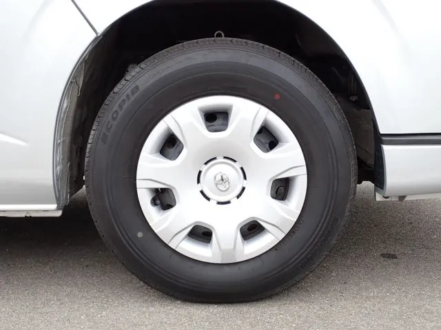ハイエースバン 2WD(トヨタ)の車両写真