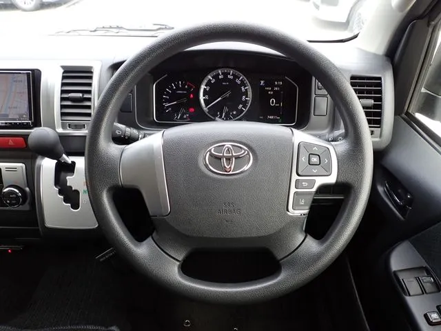 ハイエースバン 2WD(トヨタ)の車両写真