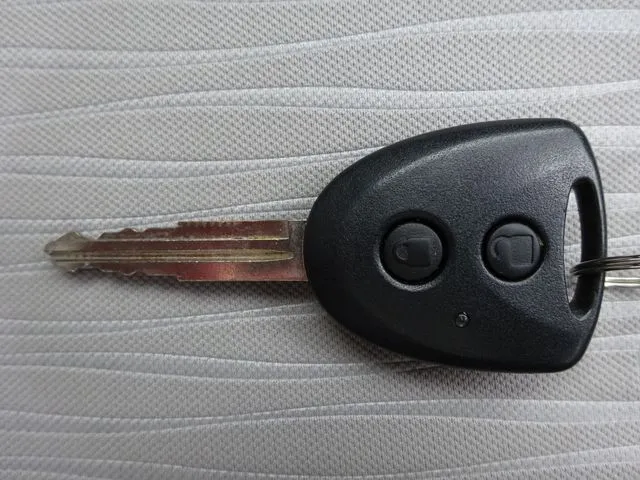 ミラ　イース（ダイハツ）の車両写真