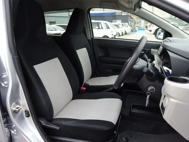 ミラ　イース（ダイハツ）の車両写真