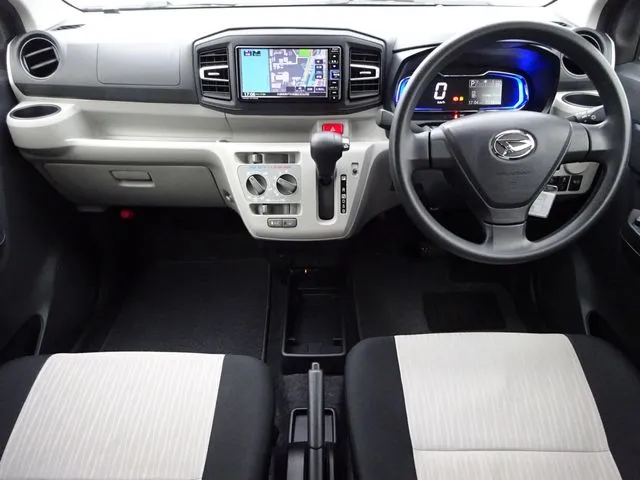 ミラ　イース（ダイハツ）の車両写真