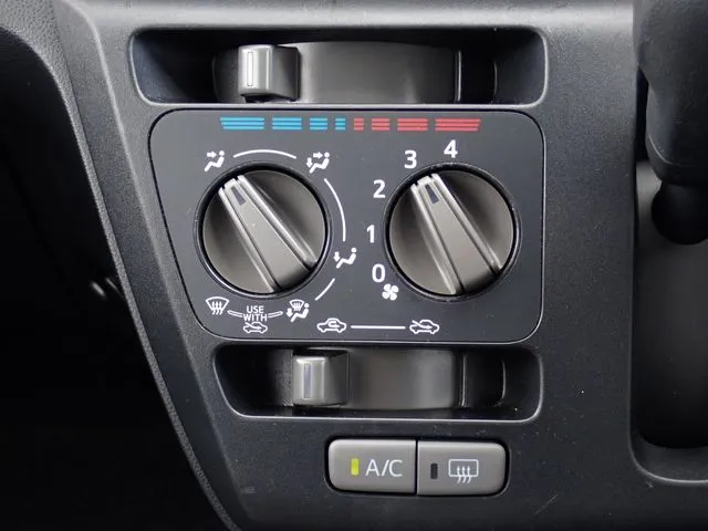 ダイハツ　ミラ　イース