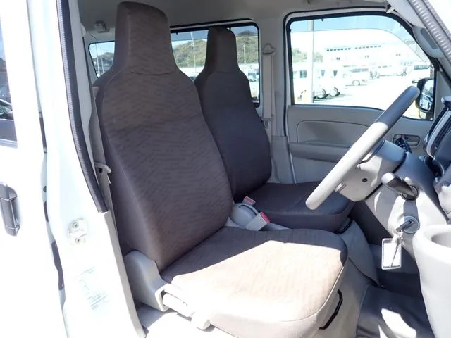 エブリイバン（スズキ）の車両写真