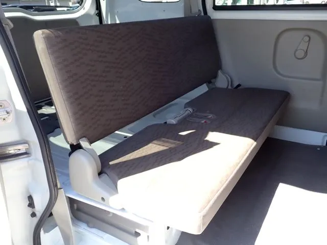 エブリイバン（スズキ）の車両写真