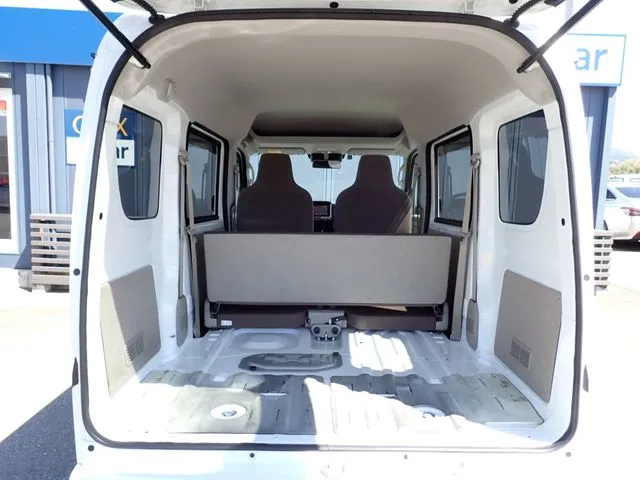 エブリイバン（スズキ）の車両写真