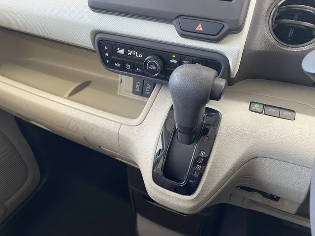 N BOX(ホンダ)の車両写真